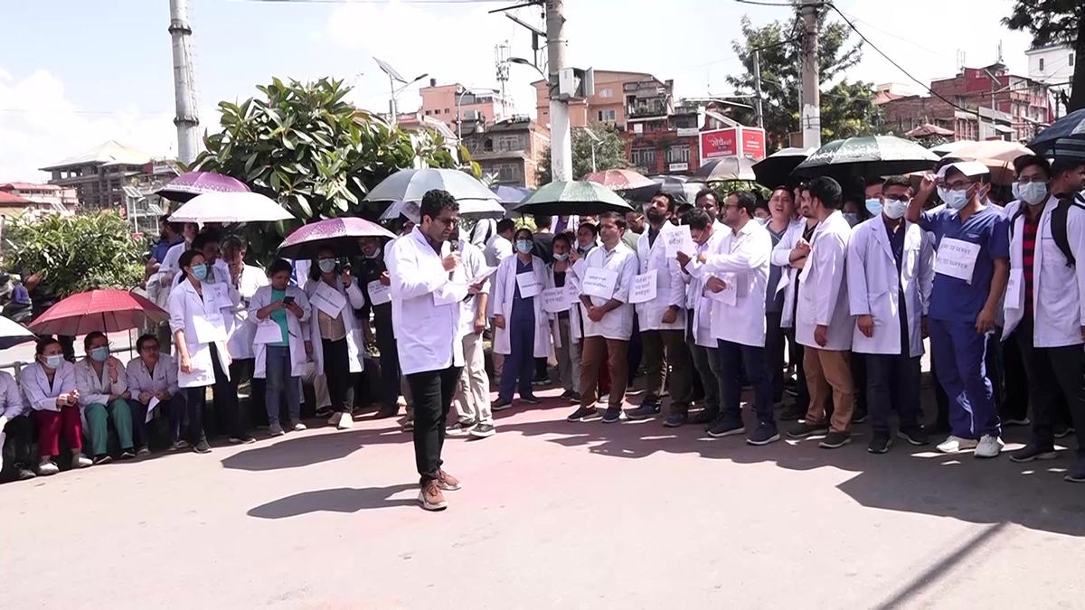 doctor andolan jari - frame at 3m36s ाचचत्रजचछझजझ1695801398.jpg